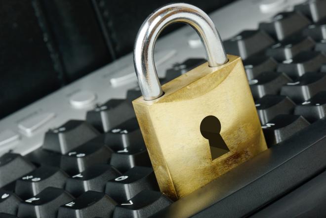 Weryfikacja wieku w internecie zgodna z prawem UE. Zdaniem TSUE ochrona małoletnich jest ważniejsza niż zasada kraju pochodzenia