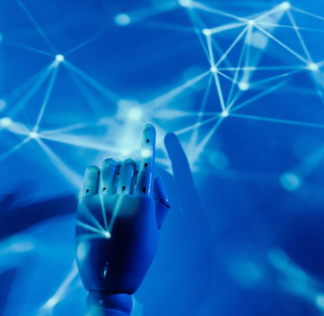 Komitet Nauki, Innowacji i Technologii w Wielkiej Brytanii opublikował raport wstępny na temat zarządzania sztuczną inteligencją